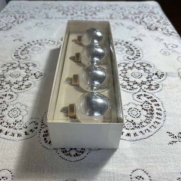 Silver Christmas Porcelain ball placecard holders - Picture 3 of 7